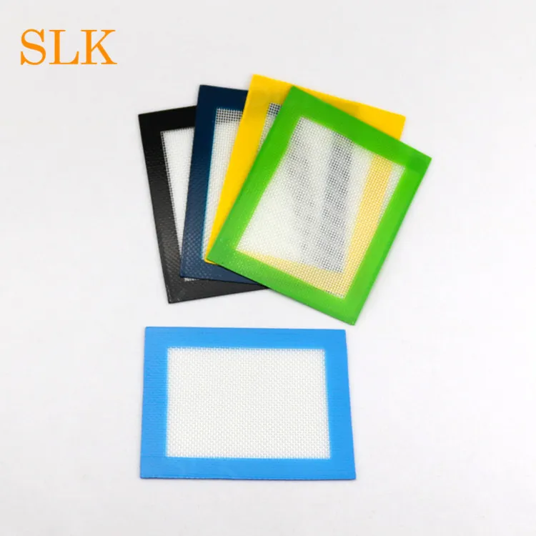 Goede taaiheid 4,33 * 3,35 inch vierkante mini-vorm siliconen matten wax non-stick pads voor het rollen van droog kruid