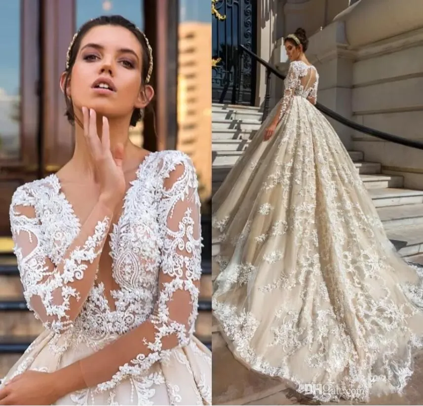 2018 New Lace A Line Wedding Dresses Applique Luxury Long Sleeve V Neck Sexy Wedding Dresses Bridal Gowns
