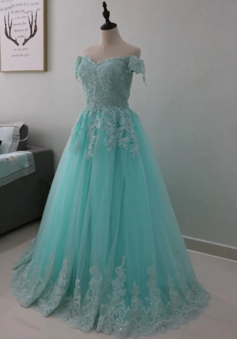 Abito da ballo alla moda con spalle scoperte Lungo una linea con maniche corte Applique in pizzo con paillettes Tulle Corsetto sul retro Abiti lunghi verde menta Abiti da sera