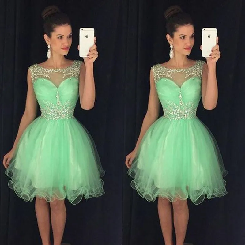 Mint Zielony Krótki Prom Dresses Sheer Bateau Neck Bez Rękawów Zroszony Kryształy Tulle Homecoming Graduation Formal Suknie Custom Made