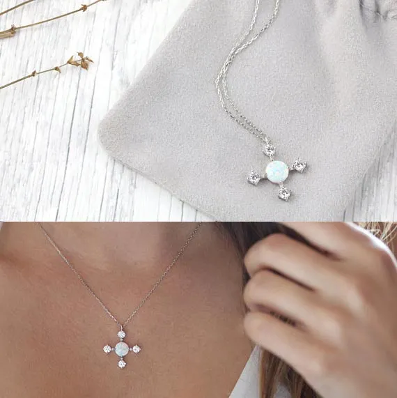 Collier croix pour femmes, design classique, bijoux à la mode, pendentif croix en diamant CZ OPAL, charme de haute qualité, bijoux magnifiques pour femmes