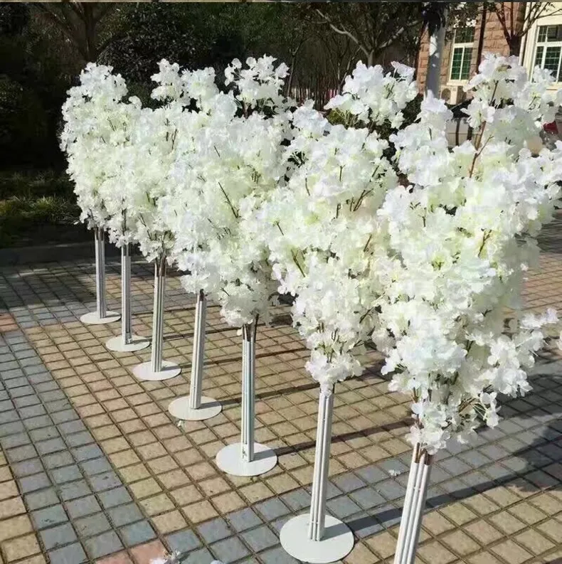 新しい到着桜の木の道路リード結婚式のランナー通路の列のショッピングモールを開くドアの装飾スタンド