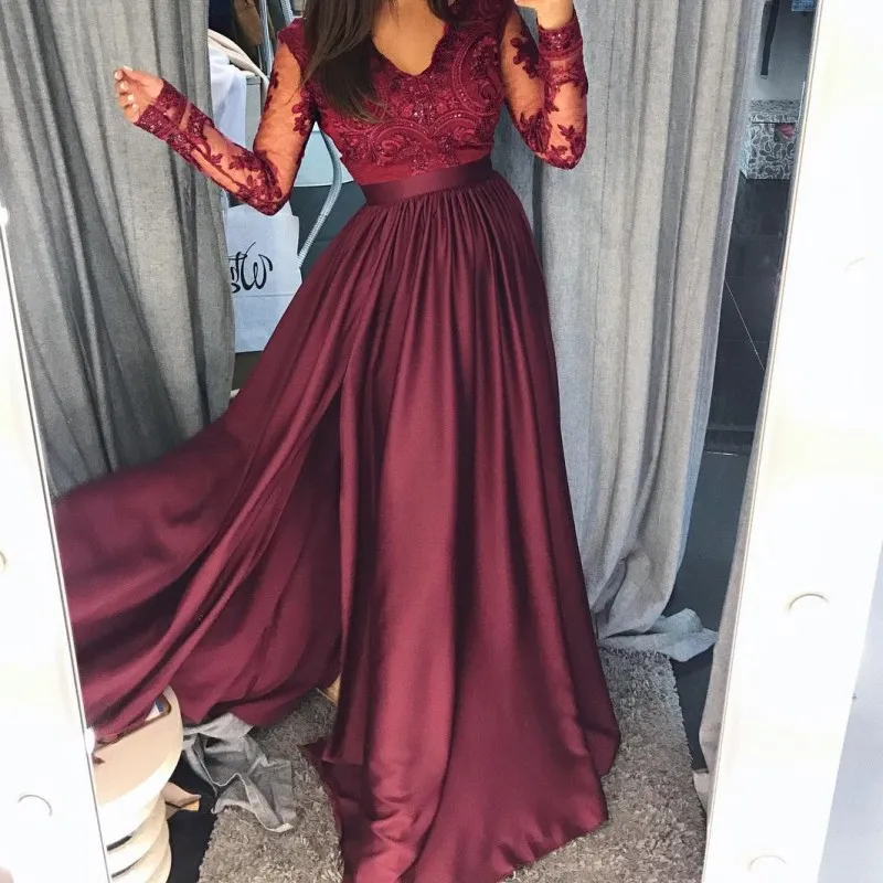 Deep Grape Satin Prom Dresses With Side Split V-Neck Lace Applique Long Sleeve Evening Dresses Stylish Saudi Arabia A-Line Party Prom Dress