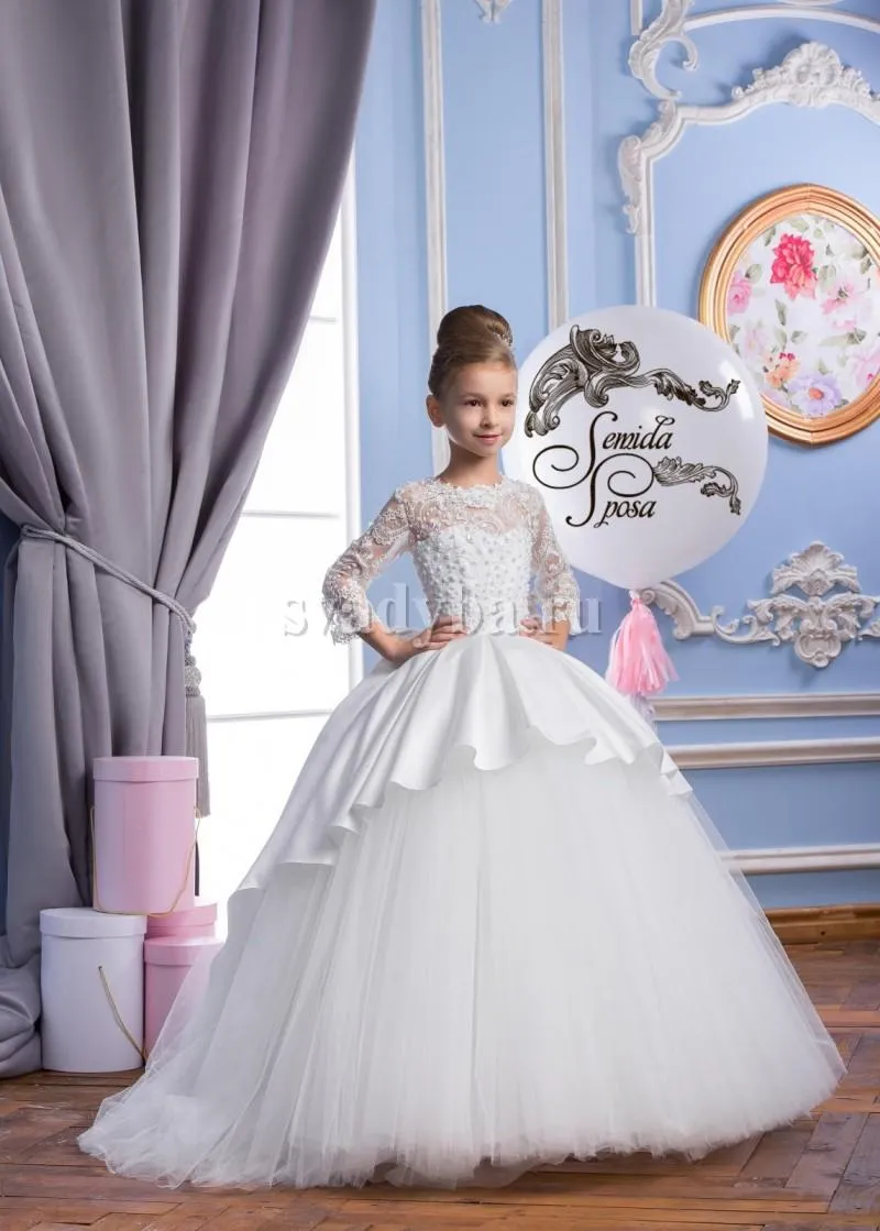 2018 Primavera Flower Girl Abiti Sheer Appliqued Gioiello 34 maniche Baby Girl Bambini Party Dress Sweep Train Abiti la comunione W9802049