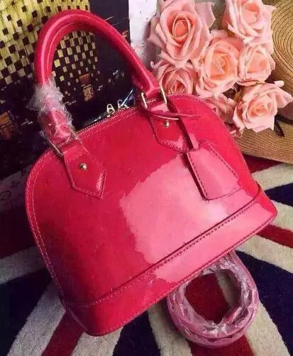 BB PM Shell Bag Women Genuine Leather Handbags Luxury Designers 32cm 25cm Flower Embossed Shoulder Bags With Lock handbag Crossbody bag