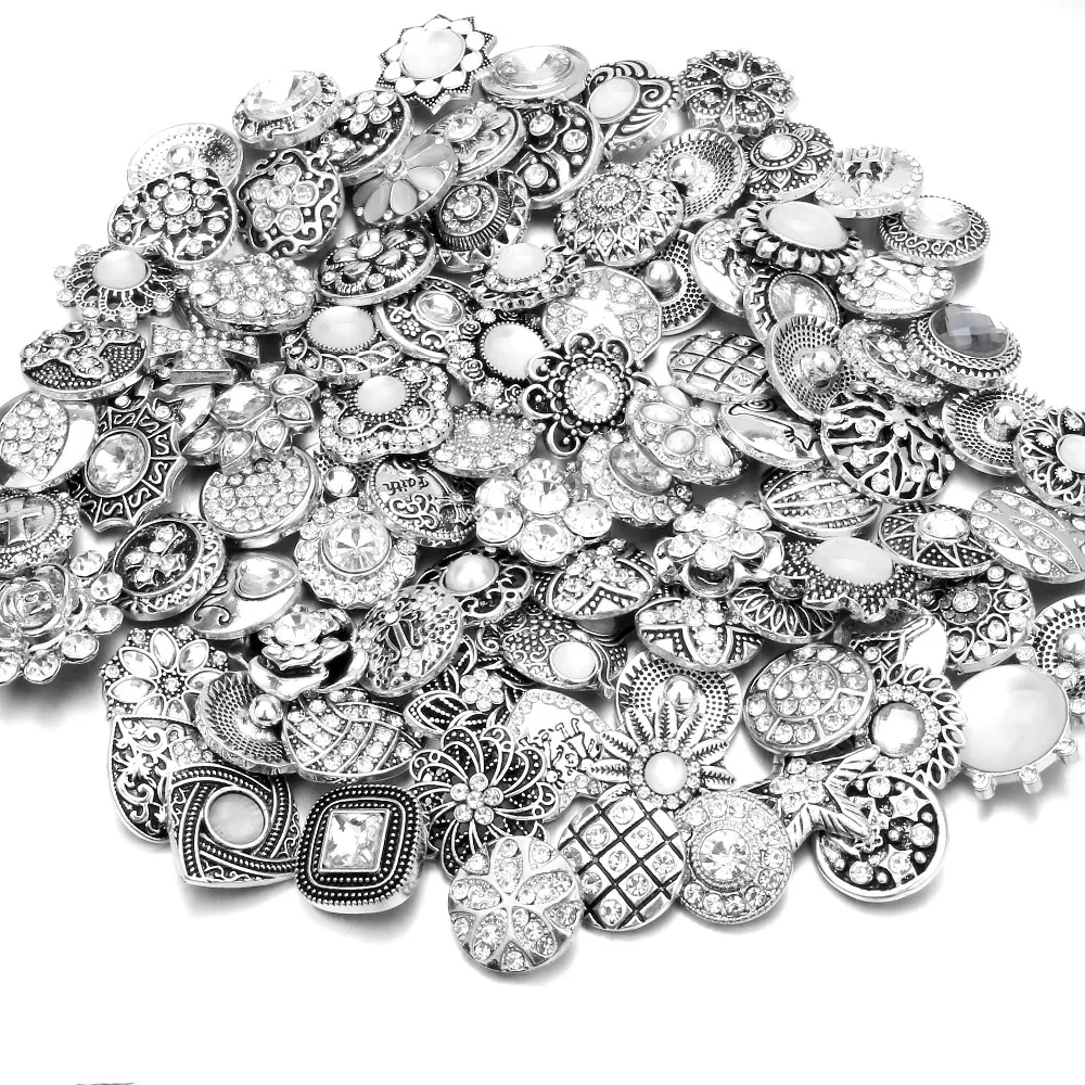 20 adet Bir Lot Yüksek Kalite Mix Birçok Rhinestone Stilleri Metal Charm Kadınlar Için 18mm Snap Düğmesi Bilezik DIY Yapış Düğmesi Takı