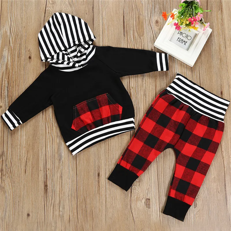 2018 Primavera Autunno Toddler Boy Abbigliamento Abbigliamento ragazze Set Felpa con cappuccio tascabile scozzese a righe Top + Pantaloni Abiti ragazzi Set Abbigliamento bambini