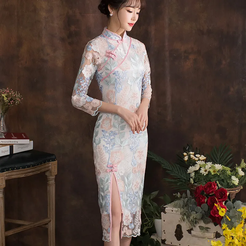 Varm försäljning sommar traditionell spets kinesisk cheongsam lång stil qipao 2020 med 3/4 långa ärmar formella klänningar klänningar för kvinnor