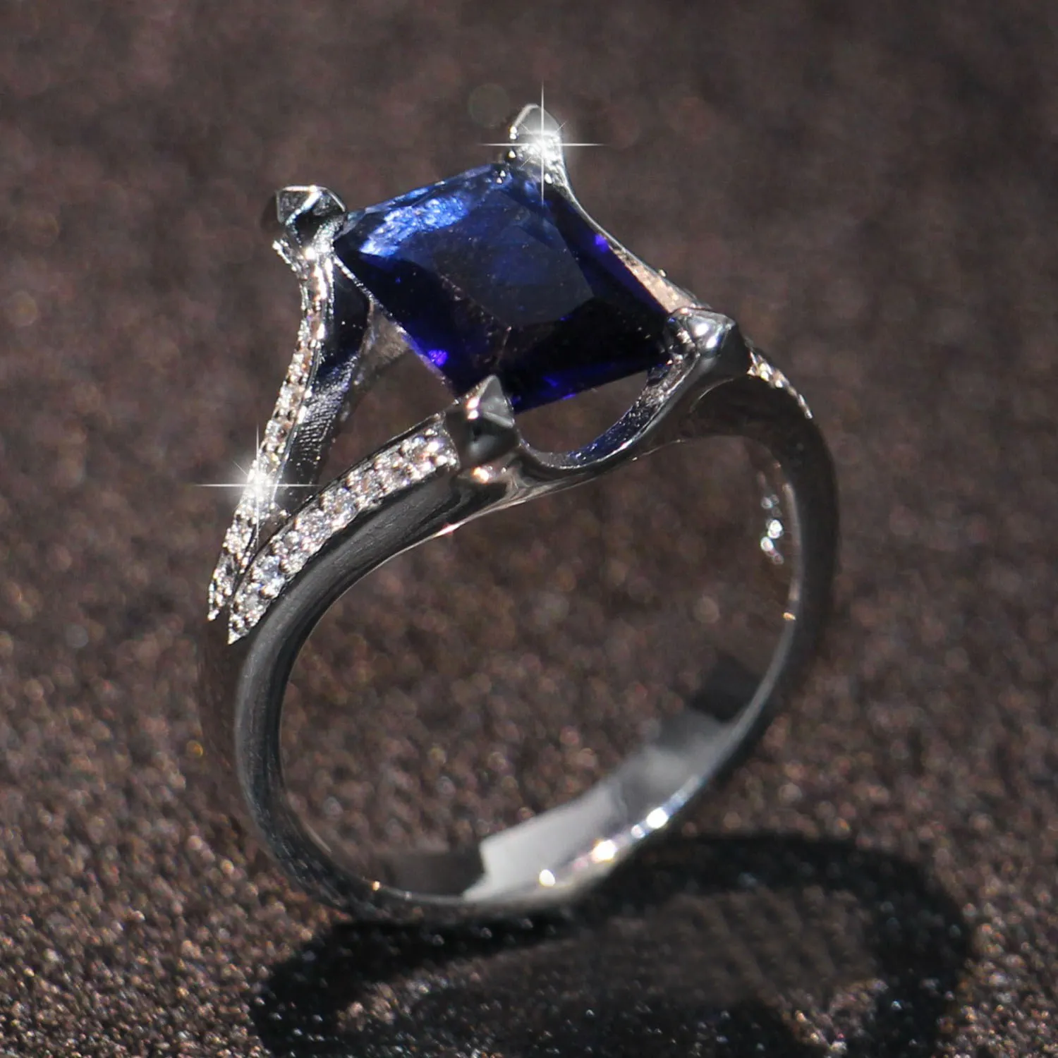2018 Ny ankomst topp som säljer lyx smycken 925 Sterling Silver Princess Cut 4ct Blue Sapphire CZ Diamond Party Men Bröllop Band Ring Gift