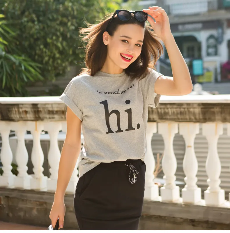 Kadın T-shirt Moda İlkbahar Yaz Merhaba Mektup Baskı Lady Kısa Kollu O-Boyun Kadınlar Katı Renk En Giysileri