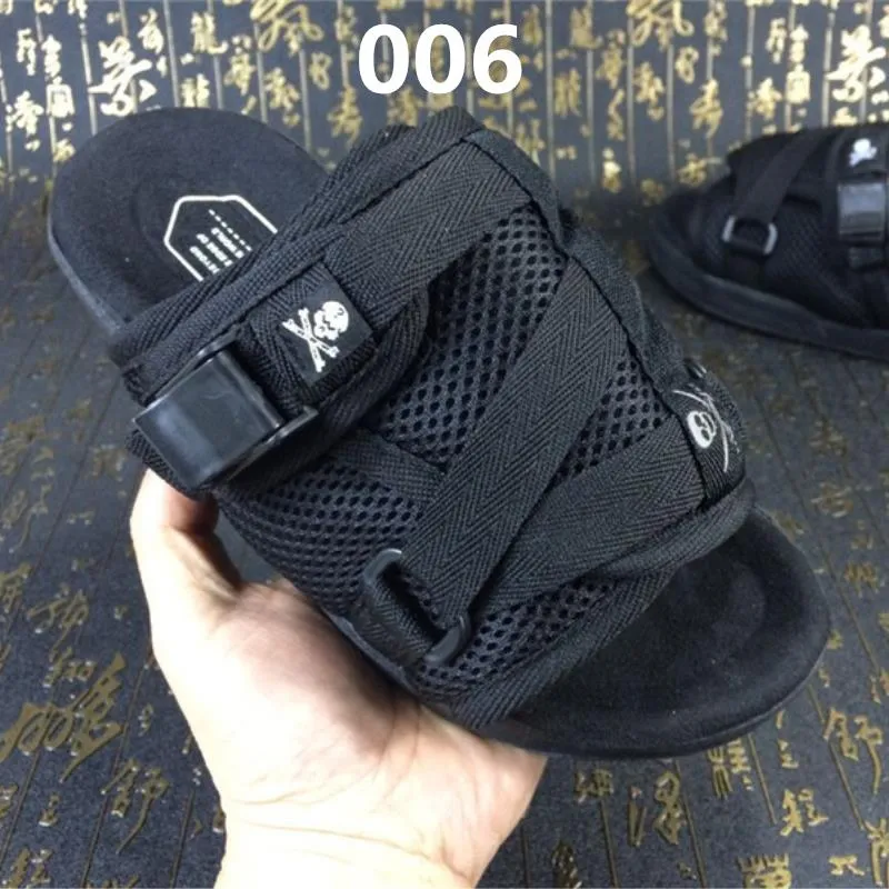 Brand New Slippers Fashion Shoes Man And Women Lovers Casual Shoes Slippers Beach Sandals Outdoor Slippers Hip-hop Street Sandals