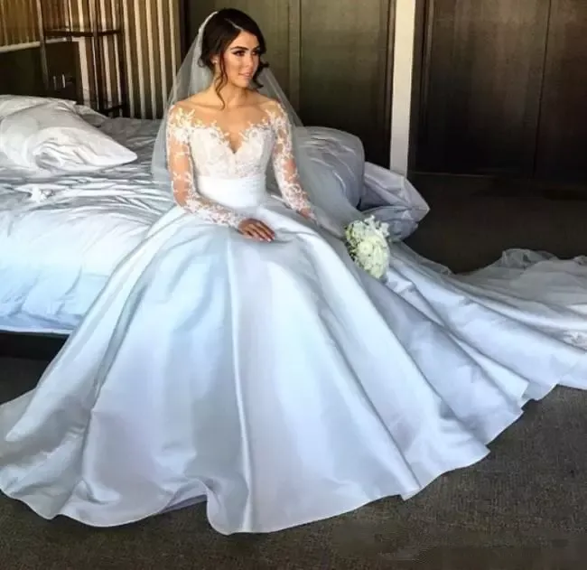 2022 Novo vestido de noiva de renda dividida Steven Khalil com saia destacável de mangas de pescoço comprido bainha de alta fenda alta vestido de noiva