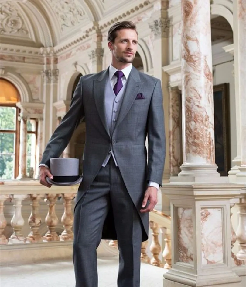 Modny przycisk Gray Grey Groom Tuxedos Groomsmen Peak Lapel Best Man Blazer Mens Wedding Garnitury Ślubne (Kurtka + Spodnie + Kamizelka + Krawat) H: 794