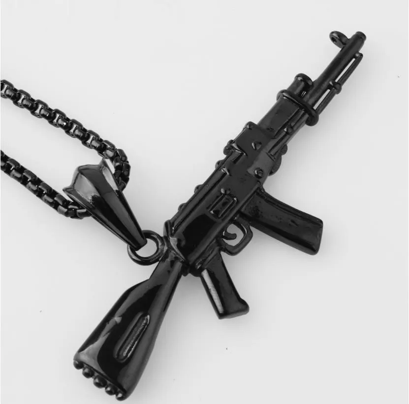 2018 Nya mode coola AK47 attackgevärhänge halsband europeiska hiphop smycken rostfritt stålgoldblack pistol pläterad kedja för 6574789