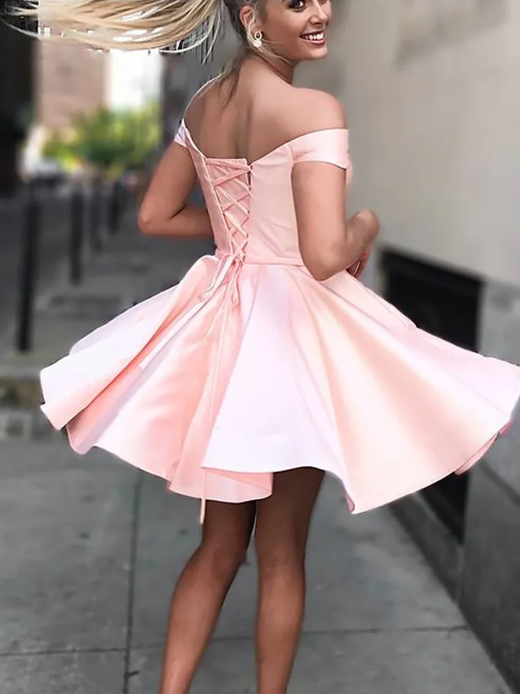 Bonito Rosa Curto Homecoming Vestidos Fora Do Ombro De Cetim Ruffles Bandage Partido Vestidos Escuro Vermelho Mais Tamanho Curto Prom Vestidos Lace Up