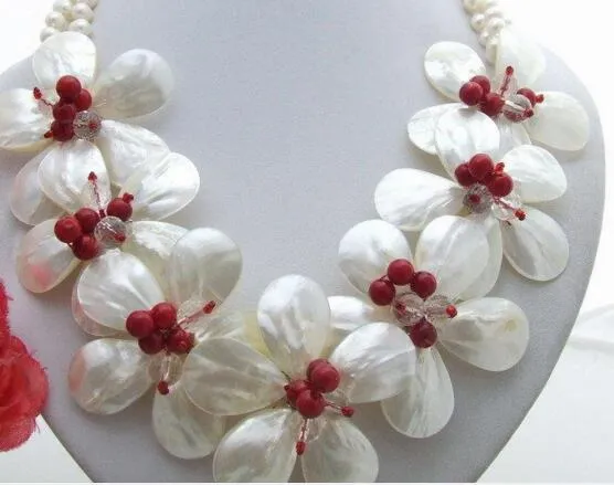 Charmig! Shell Flowercoralcrystal Halsband Bedövning! Pearlshellcoralcrystal halsband