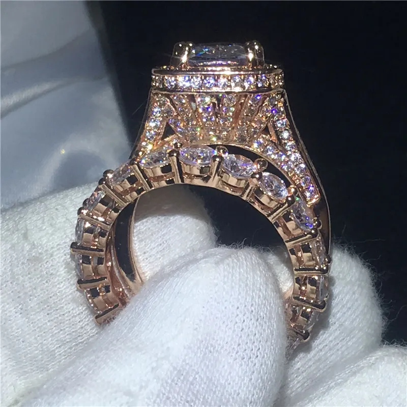 Luxury Lovers Ring Set 8ct Clear Diamond CZ Rose Gold Fylld 925 Silver Bröllop Band Ringar För Kvinnor Män Party Smycken