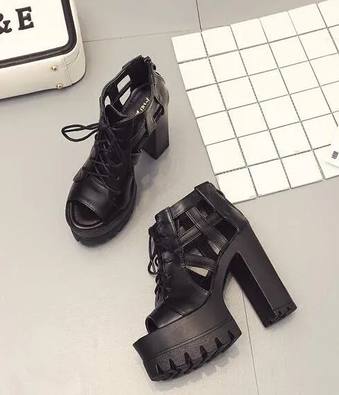 Moda Fibbia Sandali Gladiatore Alti Talloni Delle Donne 2018 Nuovo Nero Cut-outs Open Toe Scarpe Partito Estate Femminile Tacchi spessi