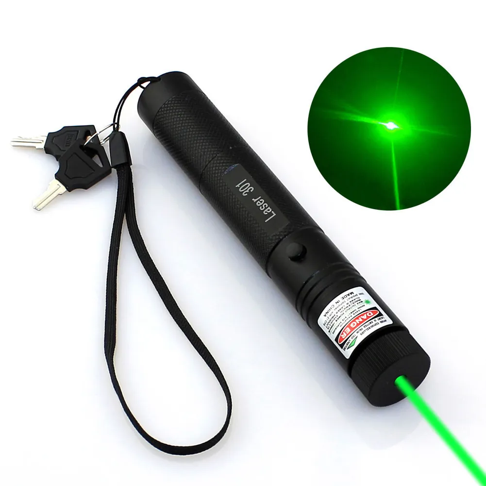 Hög effektjusterbar Zoombar Fokus Burning Grön Laserpekare Pen 301 532nm Kontinuerlig linje 500 till 10000 meter Laserområde 70pcs / Lot