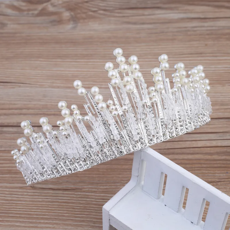 2018 Lusso Boho Wedding Crown Perline Perle Accessorio da sposa Sposa Copricapo Fascia capelli Decorazione Spedizione gratuita Stock a buon mercato