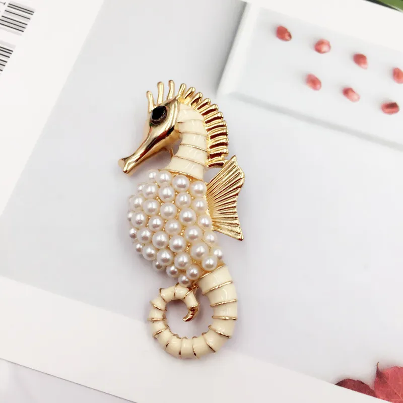 New Fashion Unisex Men Women Brooches Yellow Gold Plated Pearl Sea Horse Pins Brooches for Men Women for Party Nice Gift