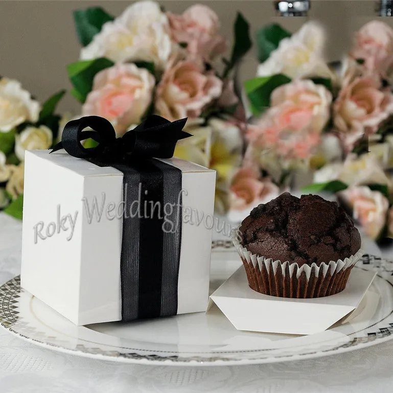9x9x9cm Square White Window Cupcake Box W / Ins Insert Wedding Favors Cupcake Package Party Sweet Boxes Pieczenia Dostawy Opakowania
