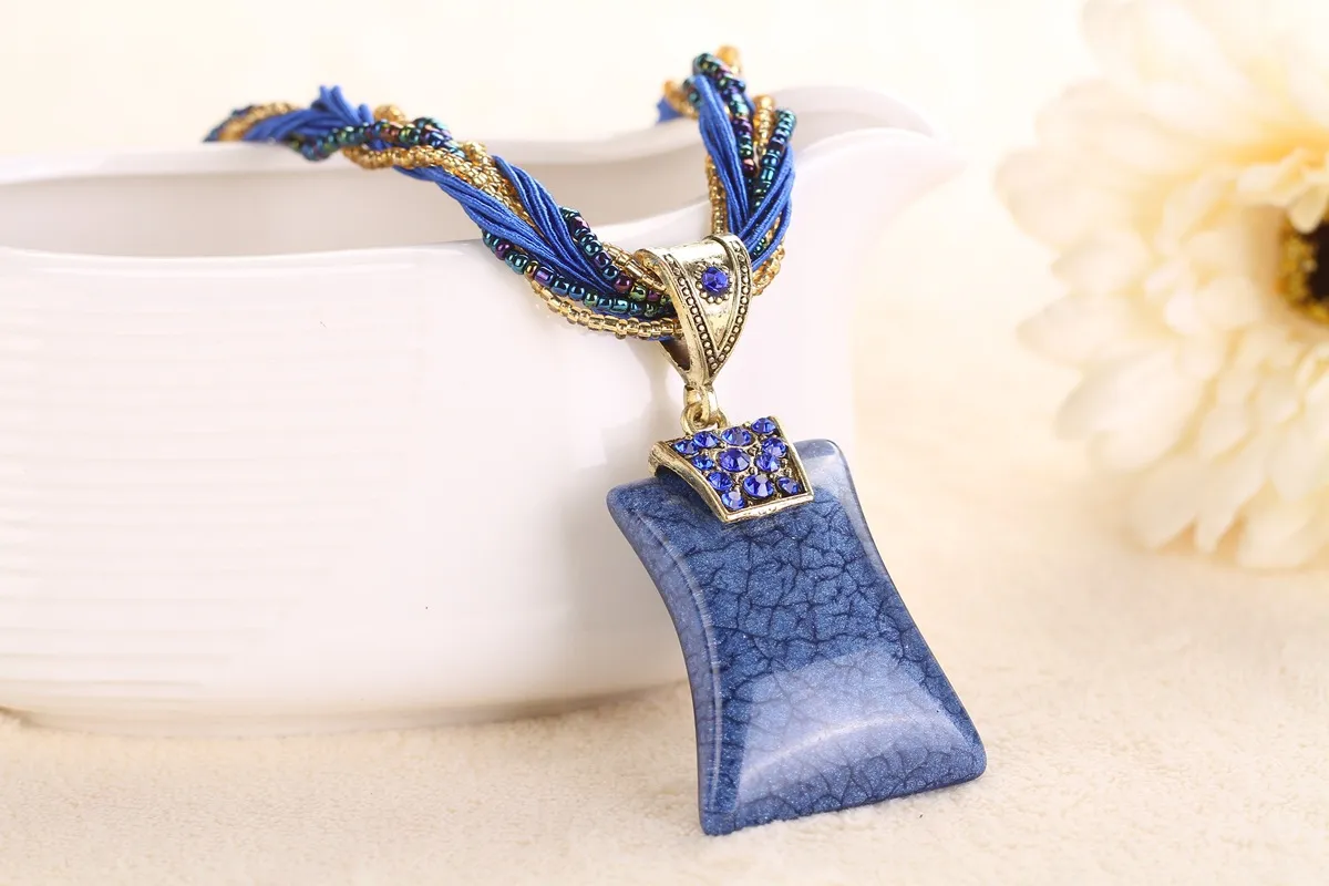 Wholesale High Quality Women's Accessories Bohemian Jewelry National Style Necklace Vintage Jewelry Alloy Pendant 17 Color