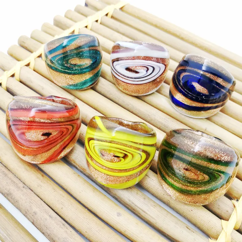 مختلطة بشكل عشوائي مع الصقيل الملون Murano Glass Lampwork Rings للنساء إحباط أكثر 18-19 ملم هدية حفل زهرة