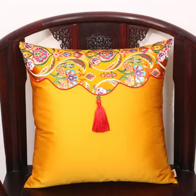 Patchwork Tassel Wedding Christmas Decorative Cushion Covers for Sofa Chair Cushion Case Office Home Lumbar Pillow Chinese Silk Pillow Case