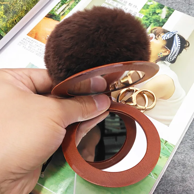 Dubbel mot vikning Kosmetisk spegel Keychain Portable Car Key Ring Pompom Kanin Fur Ball Mini Round Mirror