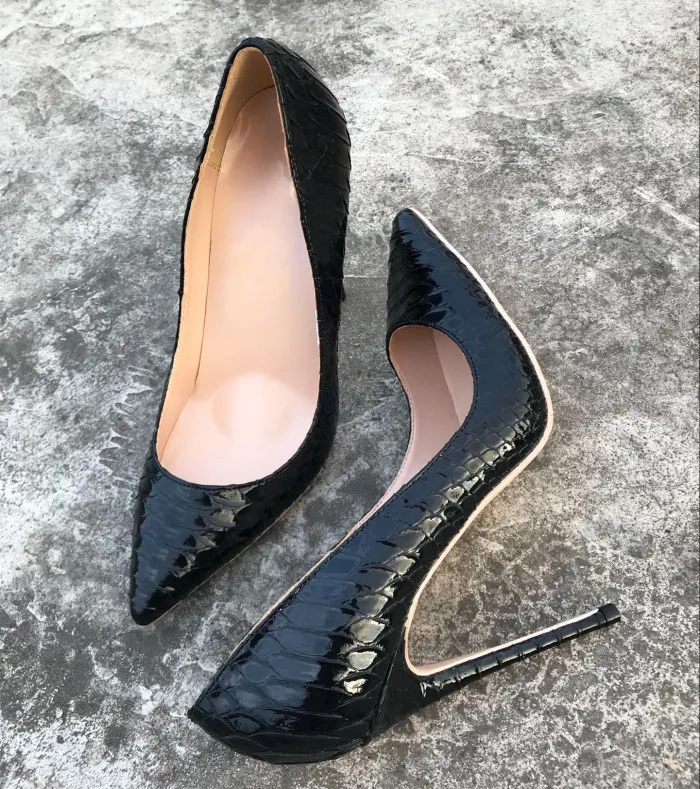 Europe and America new fashion naked color snake high heel shoes 12cm sharp pointed shoes, black snake pattern 43 yards 44 yards.
