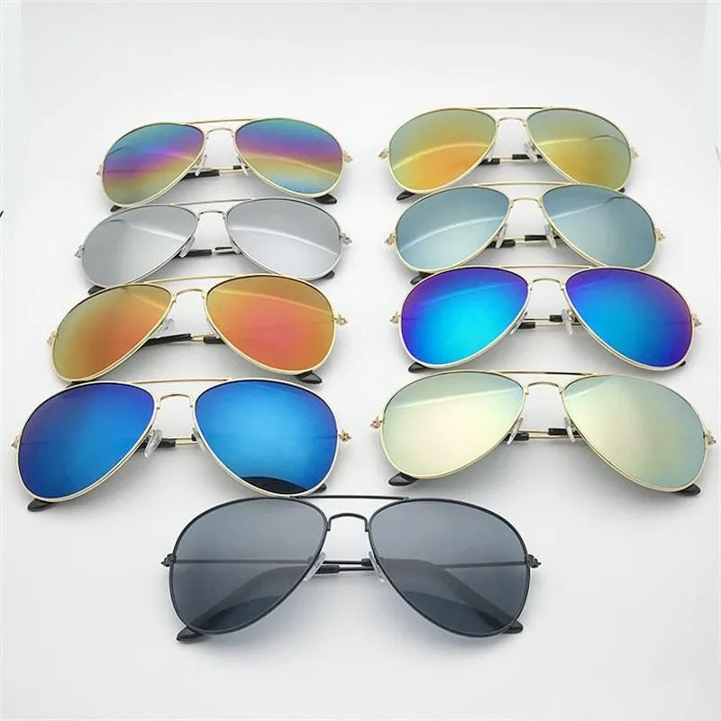 Popular Dazzle Colour Sunglass Metal Frame Resin Lens Discolored