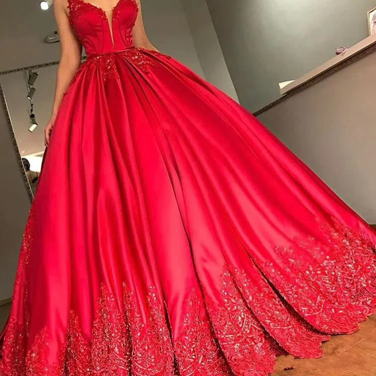 2018 Elegante De Fiesta Vestidos De Fiesta Rojos Correas De Espagueti Cuello En V Apliques