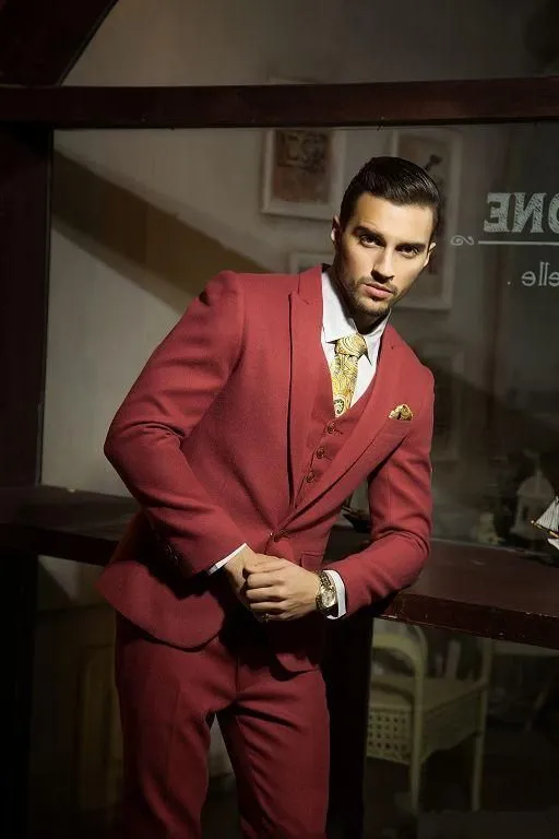 Knappe Slim Fit Red Groom Tuxedos Mooie One Button Groomsman Heren Formele Mannen Prom Diner Business Pakken Jas + Broek + Tie + Vest NO: 840