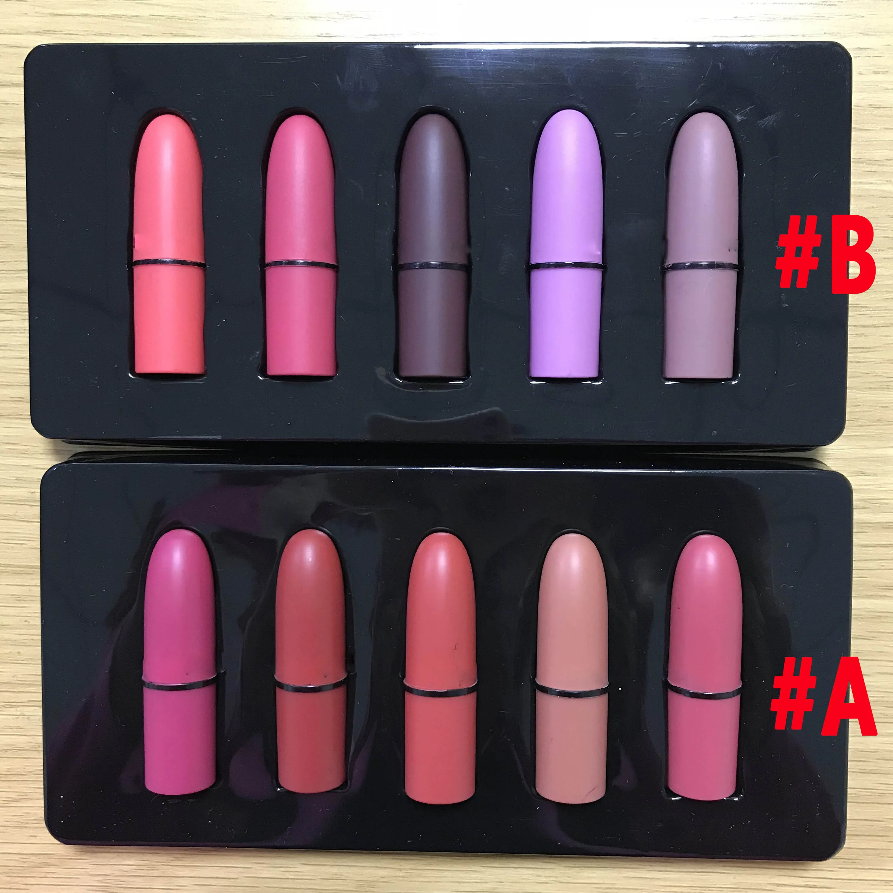 جديد م العلامة التجارية الصقيع مثير أحمر الشفاه m ماكياج نظرة في صندوق يكون sfnsational mini size 5pcs / set lipsticks أحمر الشفاه ماتي