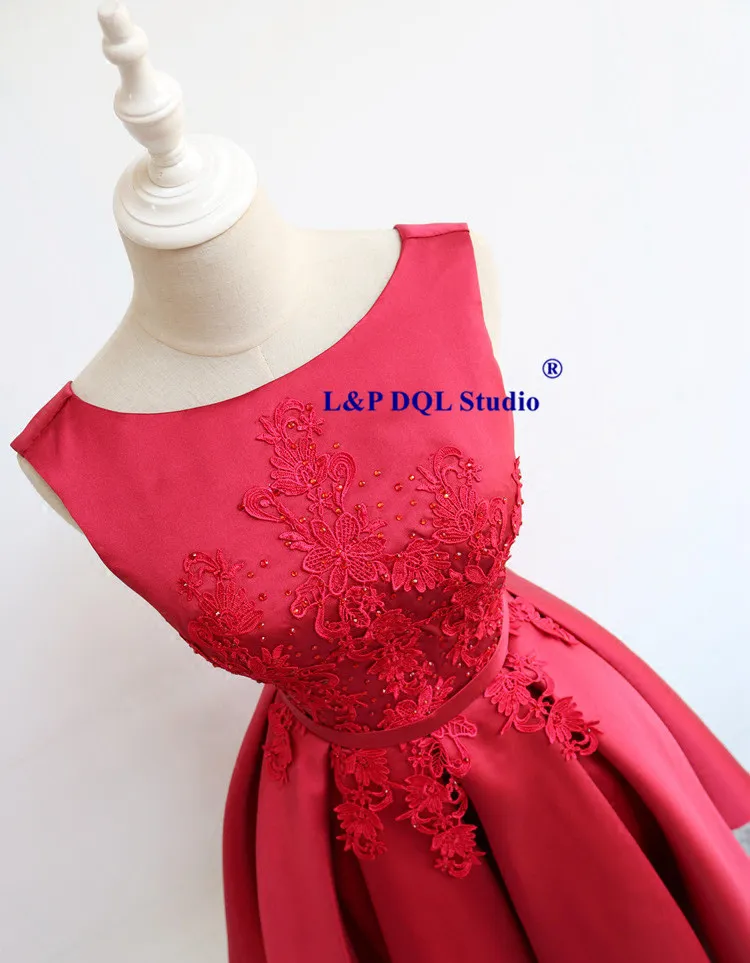 Elegante cetim vestido de baile colher lace-up back applique com contas na altura do joelho vestido de festa vestidos de noite barato vermelho escuro