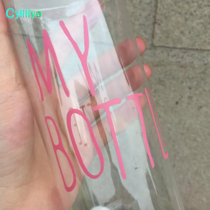 Mi botella de agua Botella Estilo coreano Nuevo diseño Hoy Plástico especial Deportes Botellas de agua Vasos con bolsa Paquete al por menor