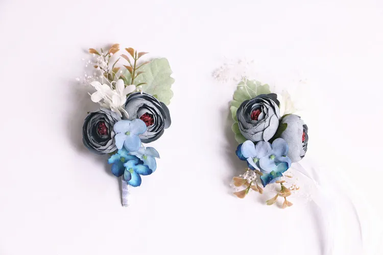 Skogsbröllop leveranser brudgummen brudbrudtärna handledskorsning boutonnieres romantiska boho bröllopshändelser blommor251l