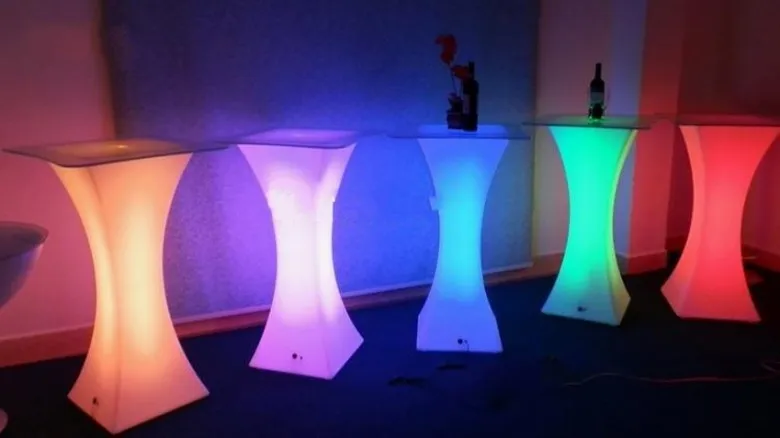 Verlichte LED-ronde cocktailtafel voor koffiestation Party Hotel Bar Creatieve Coffeetable Led Bubble Light.