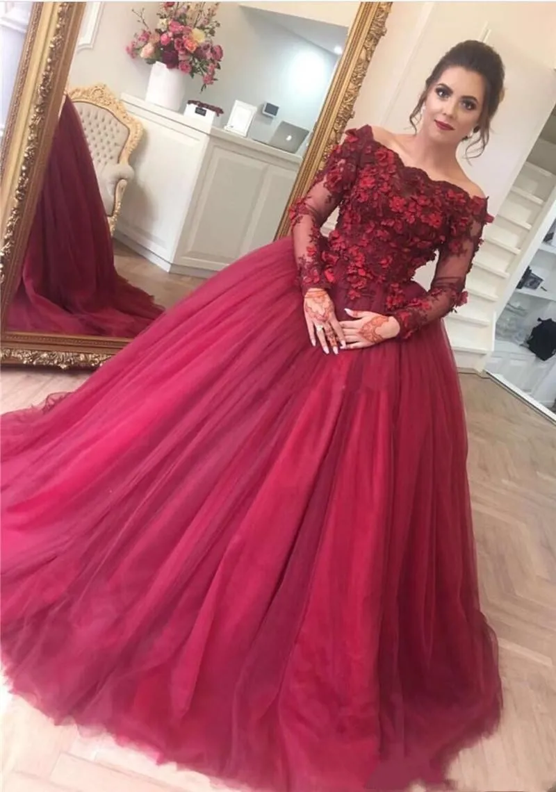 الأحمر الداكن الكرة بثوب أنيق فساتين quinceanera باتو الرقبة طويلة الأكمام يزين الزهور تول الطابق طول زائد الحجم فساتين حفلة موسيقية