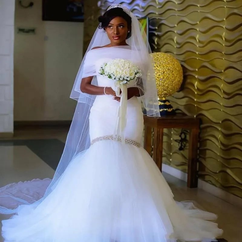 2018 robes de mariée sexy africaines sirène chérie tulle perlé cristal plissé froncé avec enveloppe longue robe sans bretelles cape robes de mariée