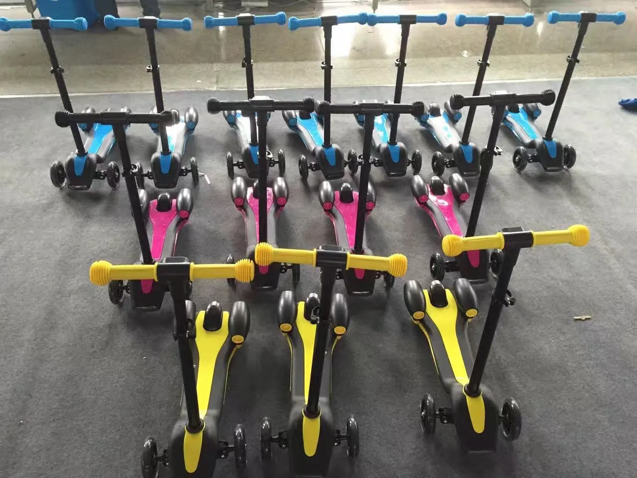 2018 China Factory Hurtownie Baby Scooter / Three Wheel Kids Balance Rower / Mini Balance Rower / Jet Kick Scooter z ogniem parowym