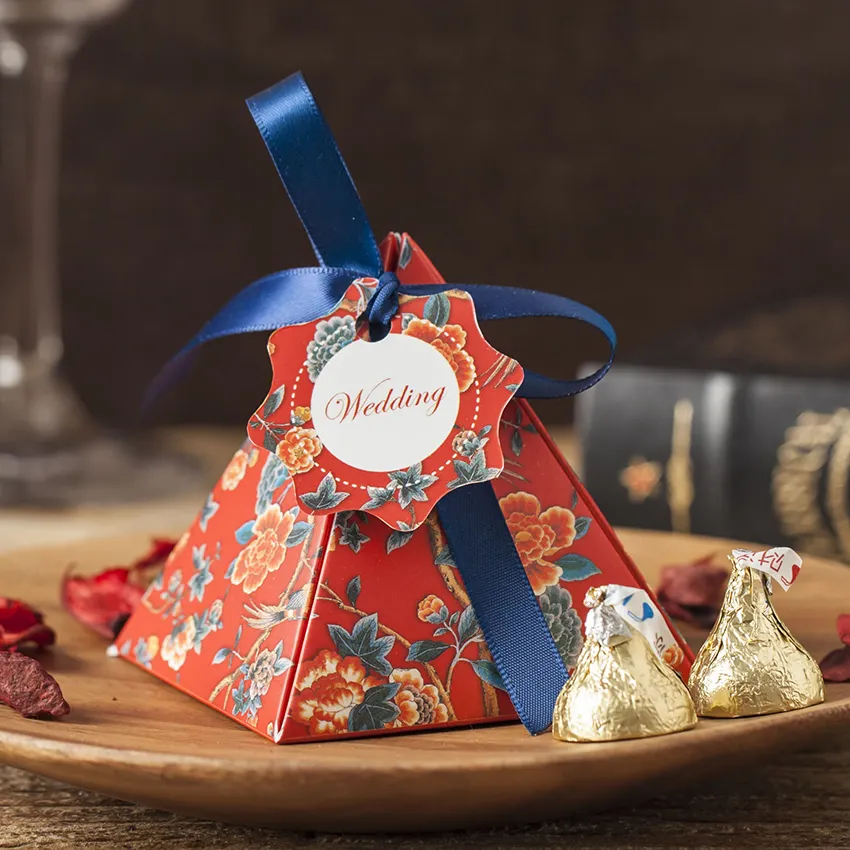 Personalisiertes Papier Hochzeit Süßigkeiten bevorzugt Kisten Pyramid Ganzes Brautduschen Geburtstagsfeier bevorzugt Geschenke 7759940