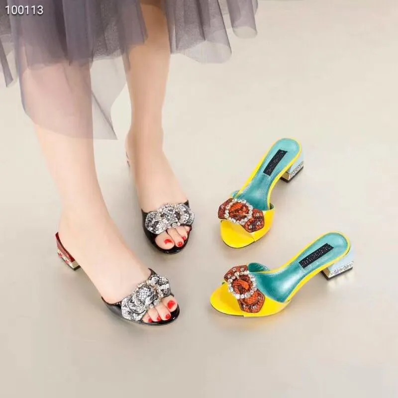Entrega gratuita 2018 Zapatos de moda de verano Mujer Sandalias de tacón alto con diamantes de imitación Zapatillas de mujer Sandalias Zapatos de mujer Tamaño 35-40