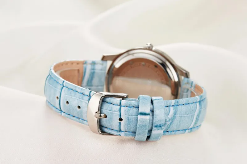 Frau Casual leuchtende Uhr wasserdicht Damen Sportuhren Lederarmband blau Strass Zifferblatt Relogio Kleid Quarz-Armbanduhr275A