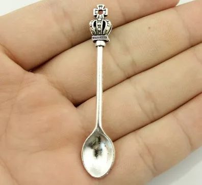 Alloy Crown Spoon Charms Antik Silver Charm Pendant för halsband Smycken Göra fynd 59x11mm