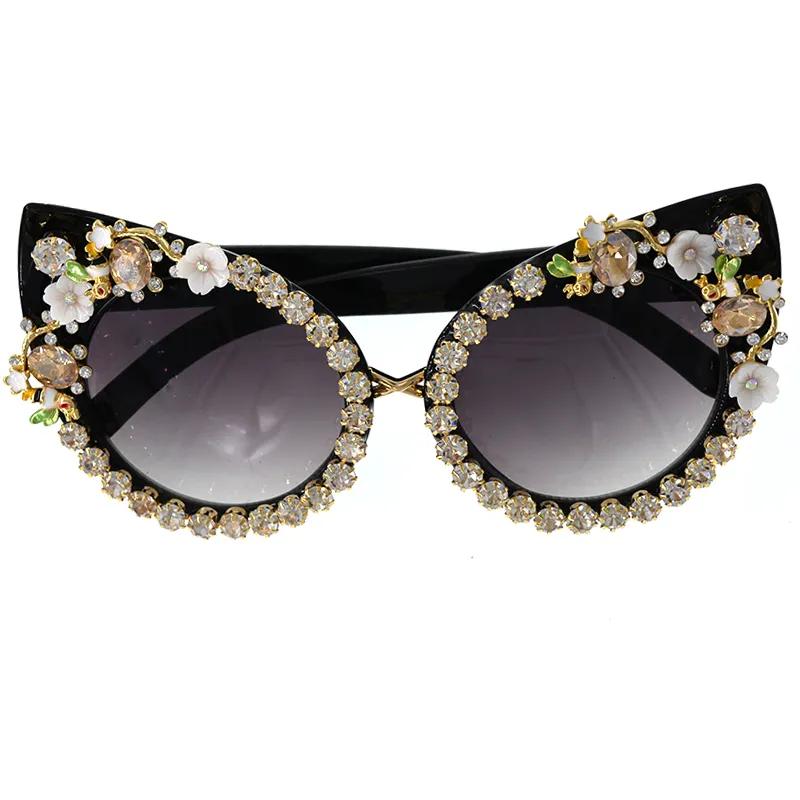 Vintage Cat Eye Baroque Style Sunglasses 2018 New Women Fashion Personality Style Crystal New Brand Designer Retro Sun Glasses