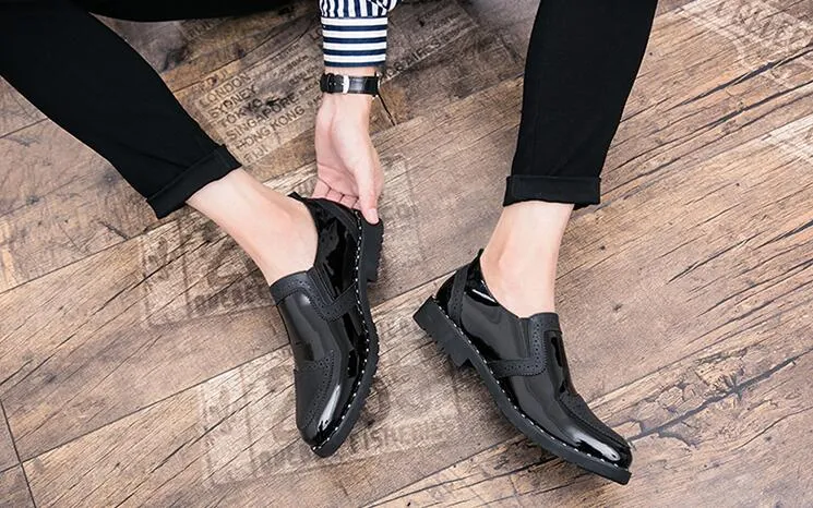 Brand Design Stylish Man Shoes Pailletted Punted Toes Pelle di brevetto Scarpe da festa Dimensioni 38 ~ 45 oro argento nero