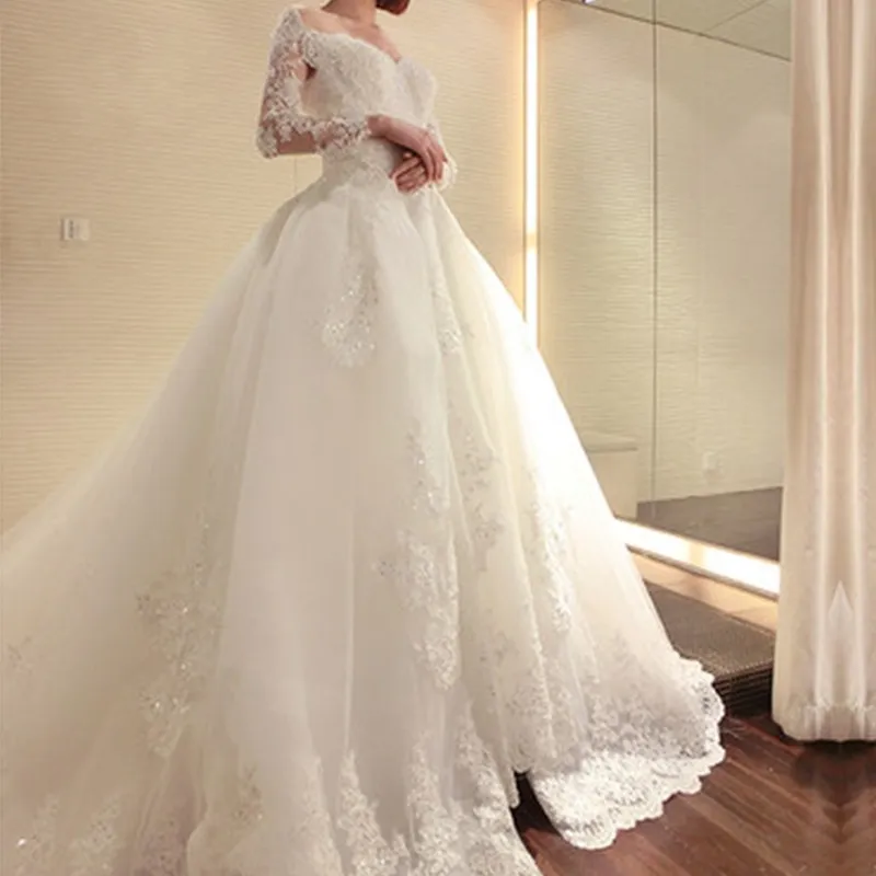 Luxury Lace Wedding Dresses with Long Train 2018 New Arrival Long Sleeve Sweetheart Beaded Appliques Bridal Dress Gown robe de mariage