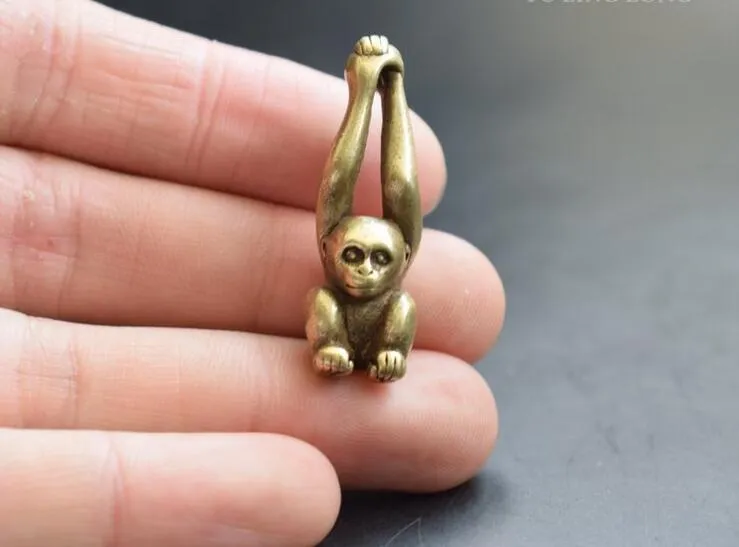 Scimmia di rame ciondolo in ottone anticato anticato Scimmia microincisa Feng Shui Ornamento in rame Varie manico in bronzo Portachiavi